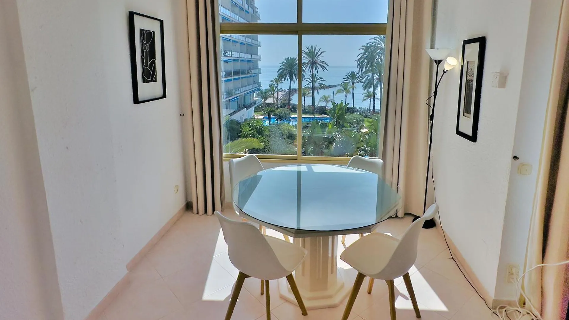 Skol 335. Fantastic Beachfront Apartment Facing South. Marbella