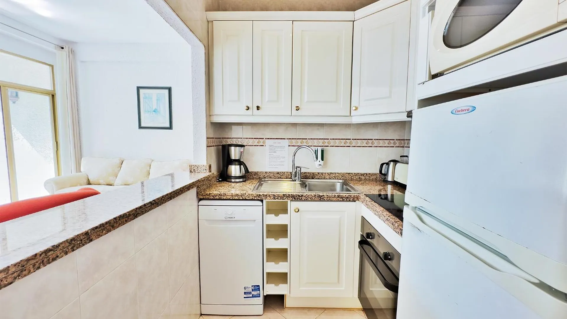 Skol 335. Fantastic Beachfront Apartment Facing South. Marbella
