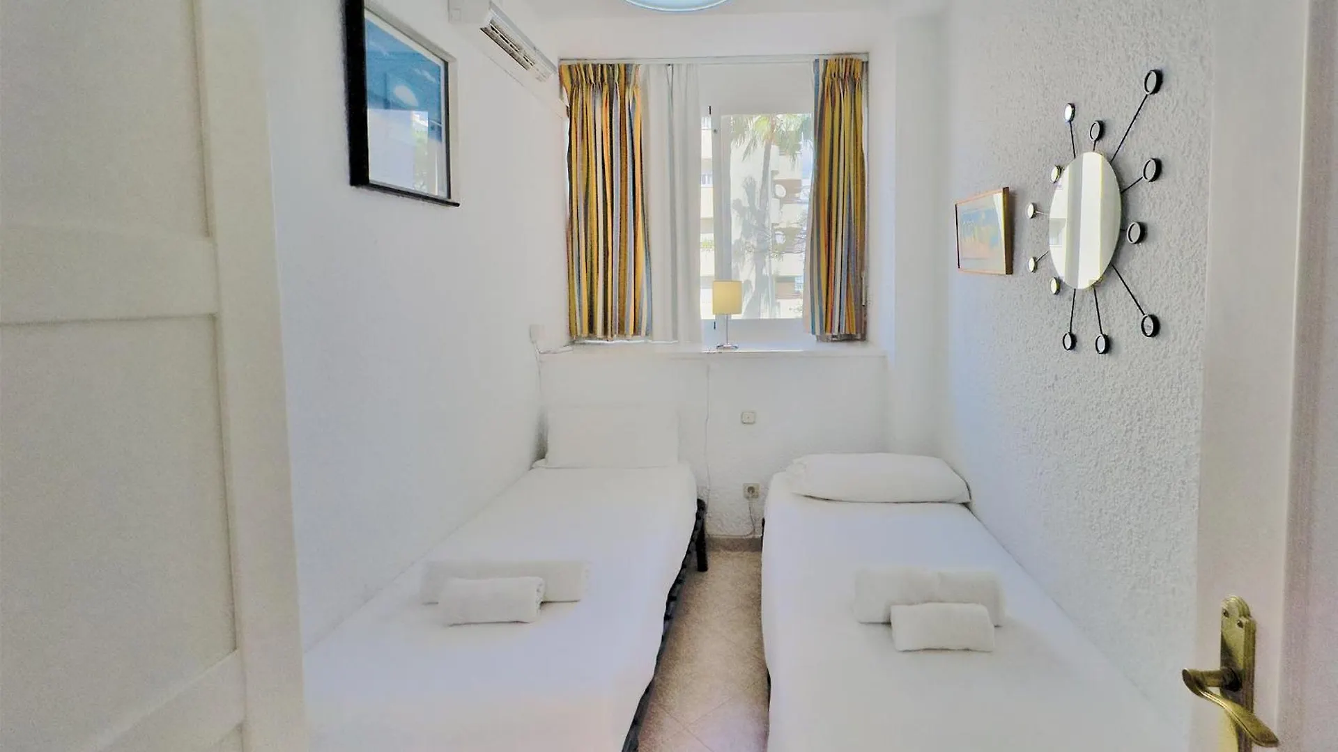 Skol 335. Fantastic Beachfront Apartment Facing South. Marbella