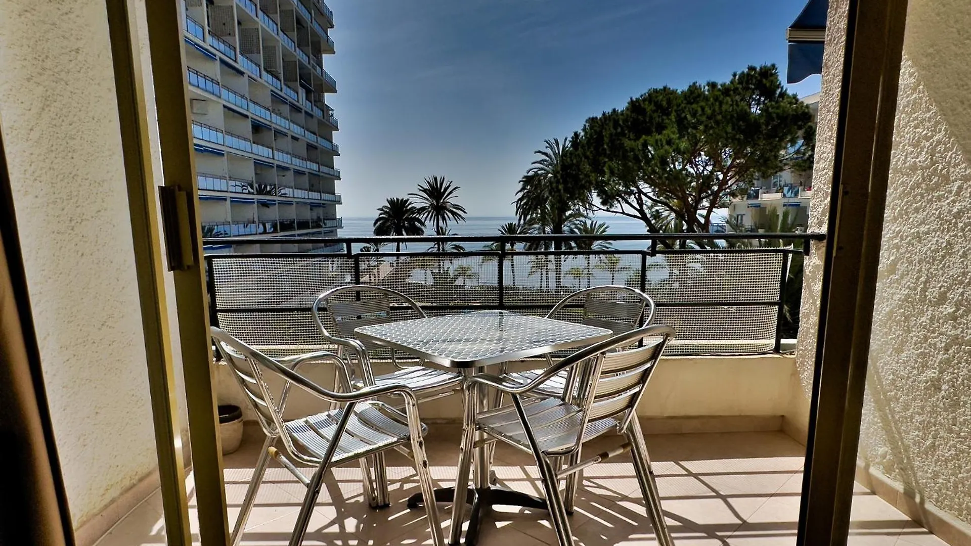 Skol 335. Fantastic Beachfront Apartment Facing South. Marbella Spain