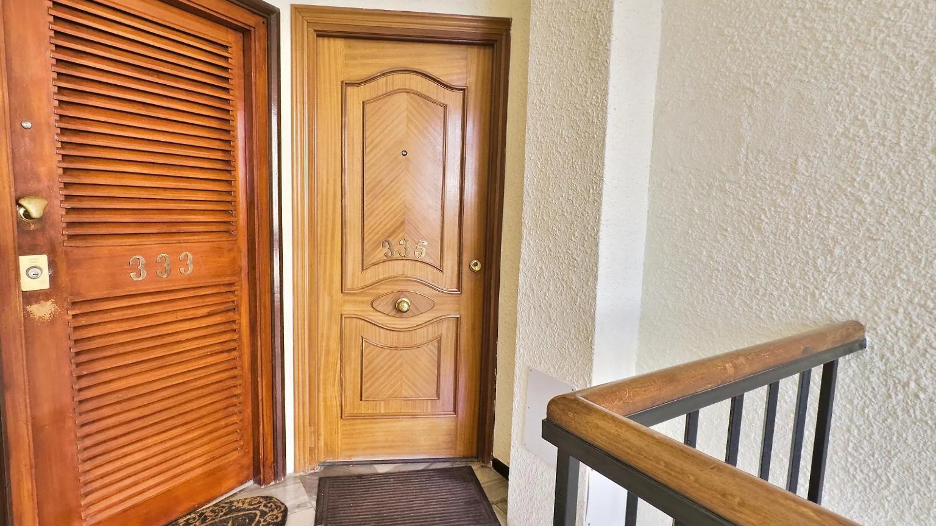 מארבלה Skol 335. Fantastic Beachfront Apartment Facing South. ספרד